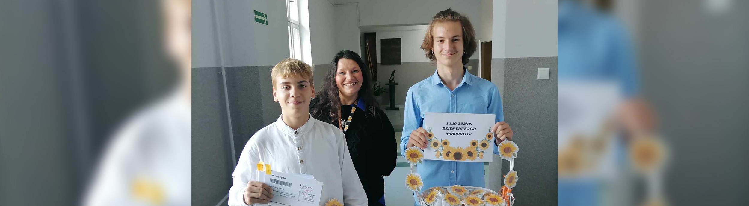 MIŁY GEST NA DZIEŃ EDUKACJI NARODOWEJ – UCZNIOWIE ZASKOCZYLI NAUCZYCIELI