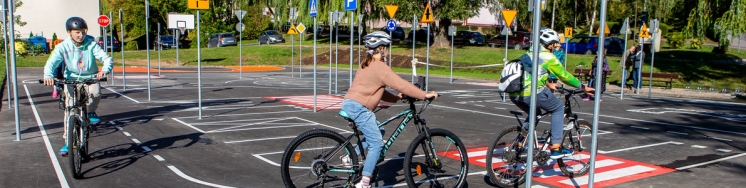 ZBUDUJĄ MIASTECZKO ROWEROWE PRZY SZKOLE