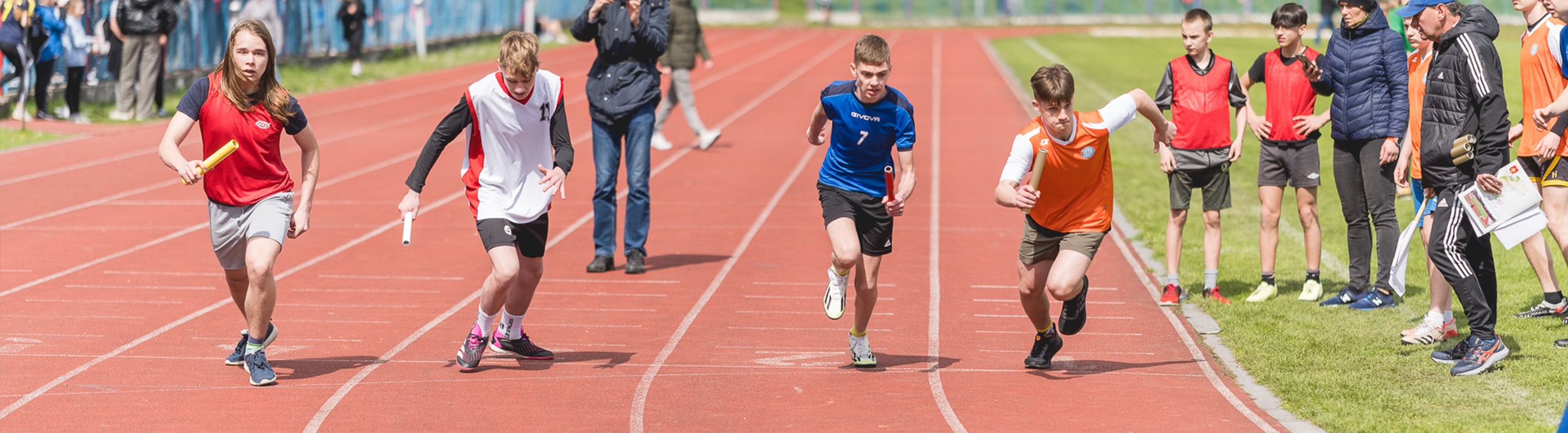 ZIMNO, GRAD I REKORDOWA FREKWENCJA- XX FESTIWAL SZTAFET ZA NAMI