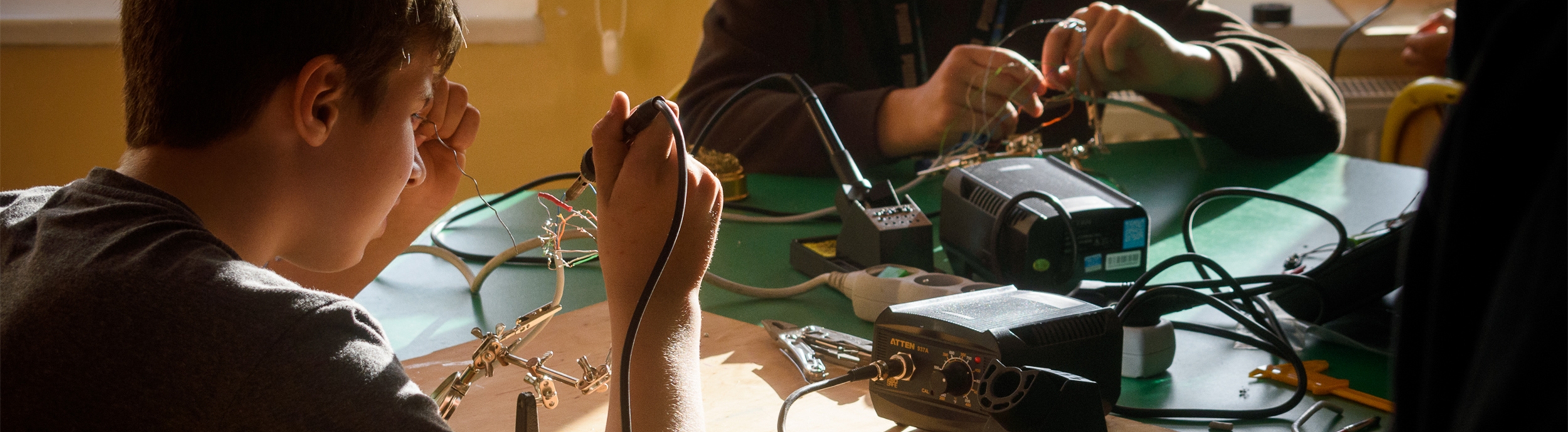 IZOLACJA, ŁĄCZENIE PRZEWODÓW, LUTOWANIE