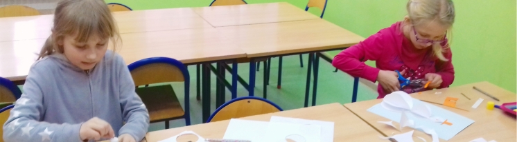 Zima króluje na zajęciach koła plastycznego