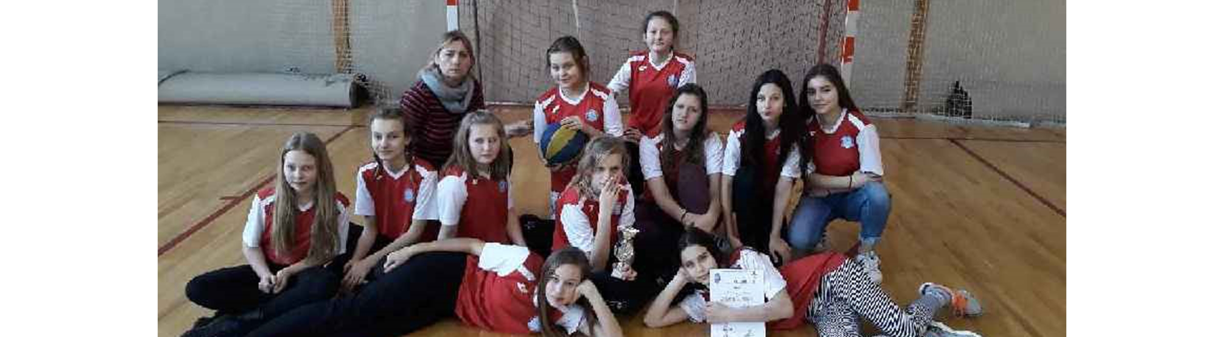 Sukces dziewcząt w mini koszykówce